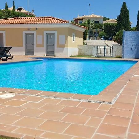 Apartamento Piscina 5 Minutos Praia Alcantarilha Kültér fotó