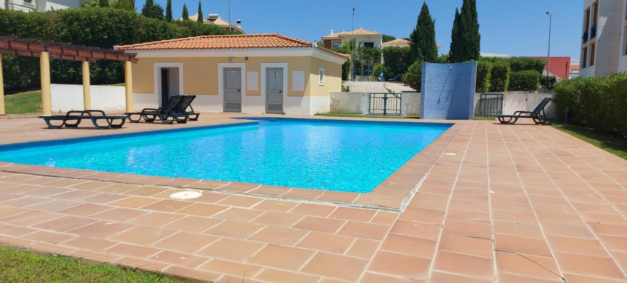 Apartamento Piscina 5 Minutos Praia Alcantarilha Kültér fotó